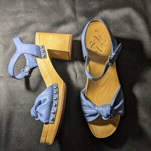 Sam & Libby Women’s Cassie Denim Sky Wood Sandals Size 10